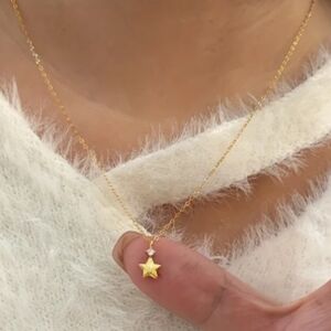 Gold Star Pendant Necklace